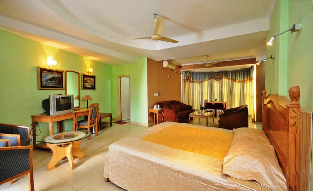 Black Mango Resort Kala Amb Bilik gambar